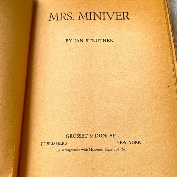 MRS. MINIVER by JAN STRUTHER Classic Novel 1940 Hardback Green Dust Jack… - Picture 6 of 12